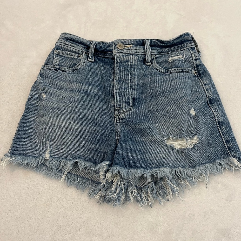 Hollister High Rise Jean Shorts- New Without Tag - Picture 9 of 9